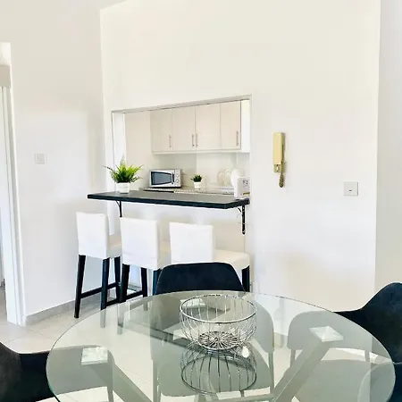 Lina 703 Larnaka