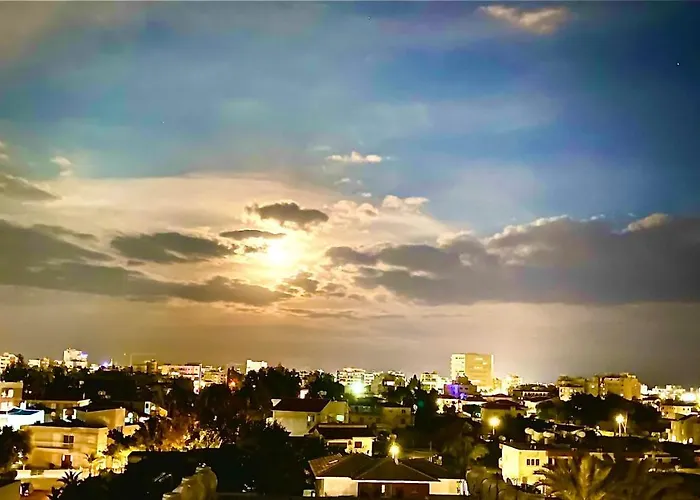 Lina 703 Apartment *